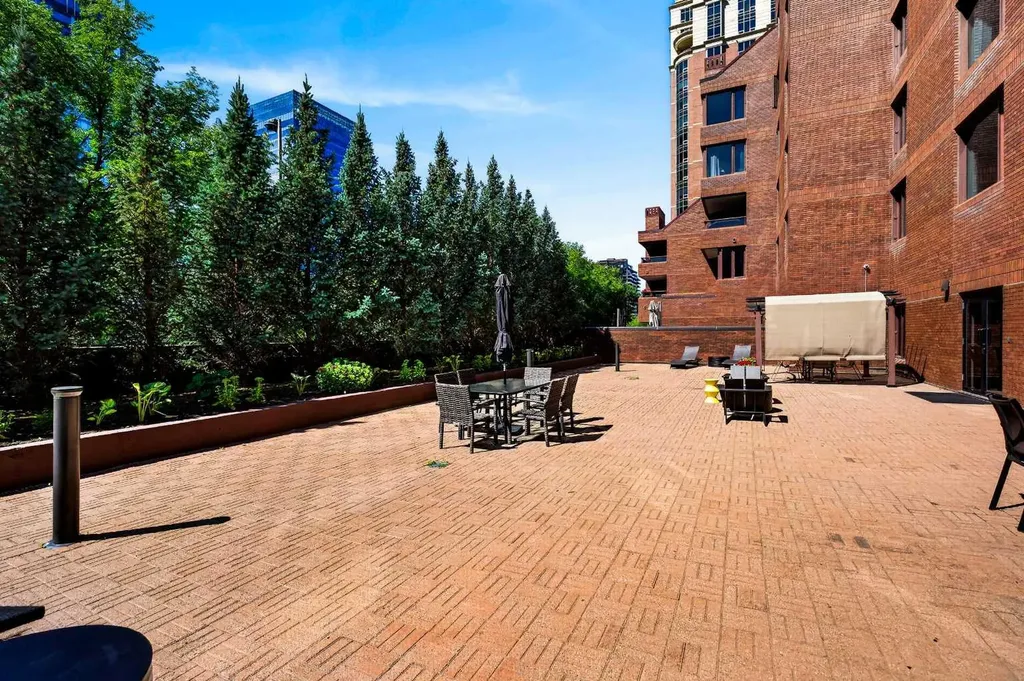 500 Eau Claire Avenue SW Calgary AB T2P 3R8