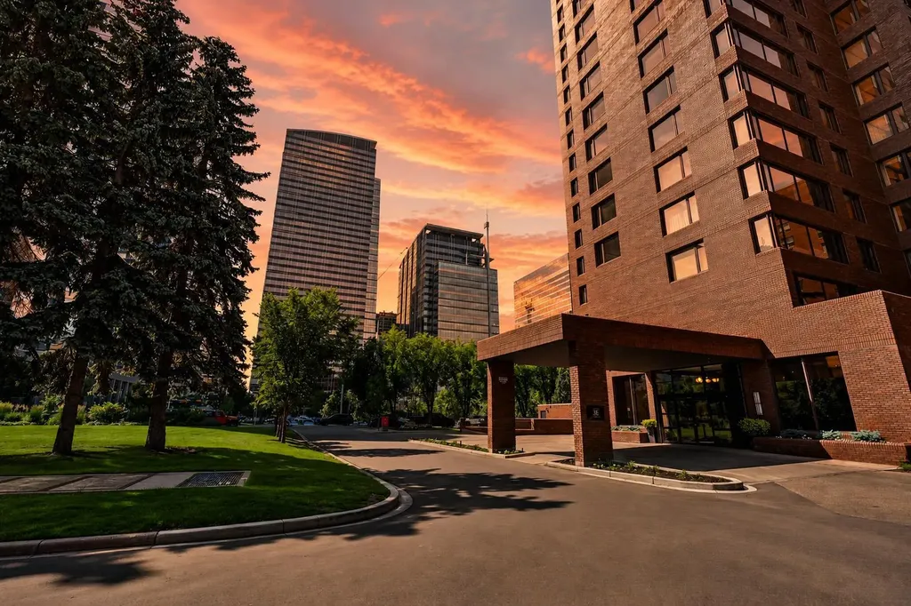 500 Eau Claire Avenue SW Calgary AB T2P 3R8