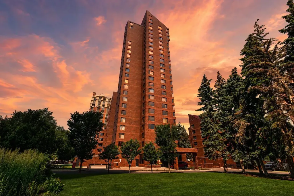 500 Eau Claire Avenue SW Calgary AB T2P 3R8