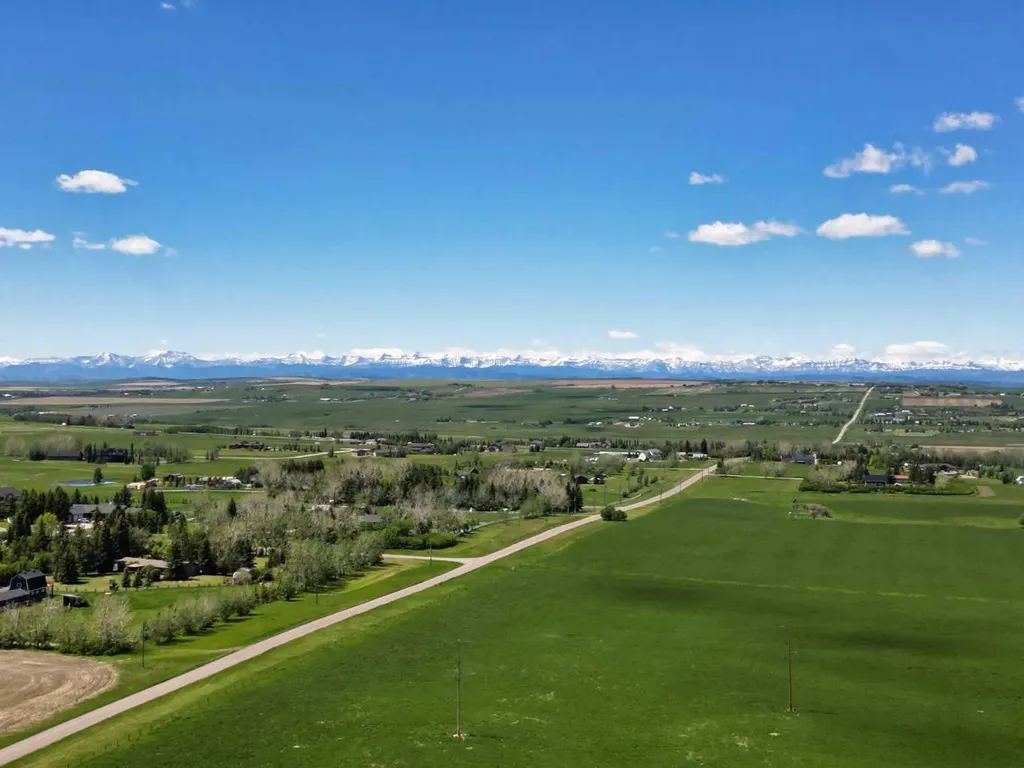 Lot 1, 386222 32 Street E Rural Foothills County AB T1S 6C3