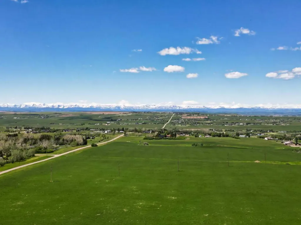 Lot 1, 386222 32 Street E Rural Foothills County AB T1S 6C3