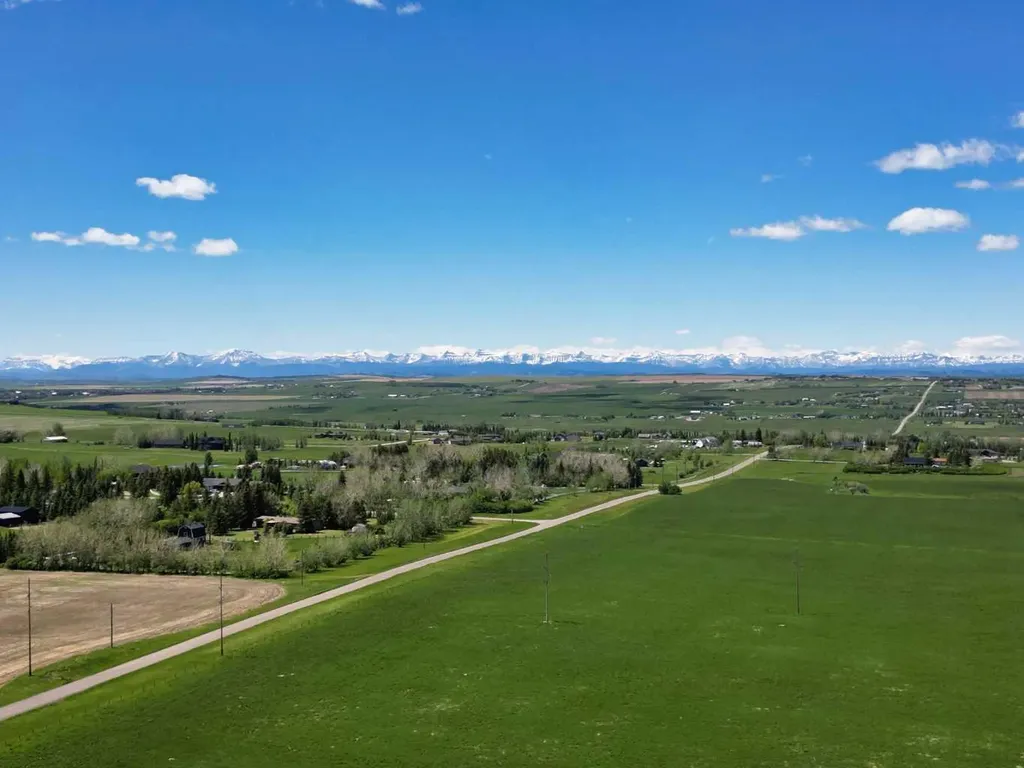 Lot 1, 386222 32 Street E Rural Foothills County AB T1S 6C3
