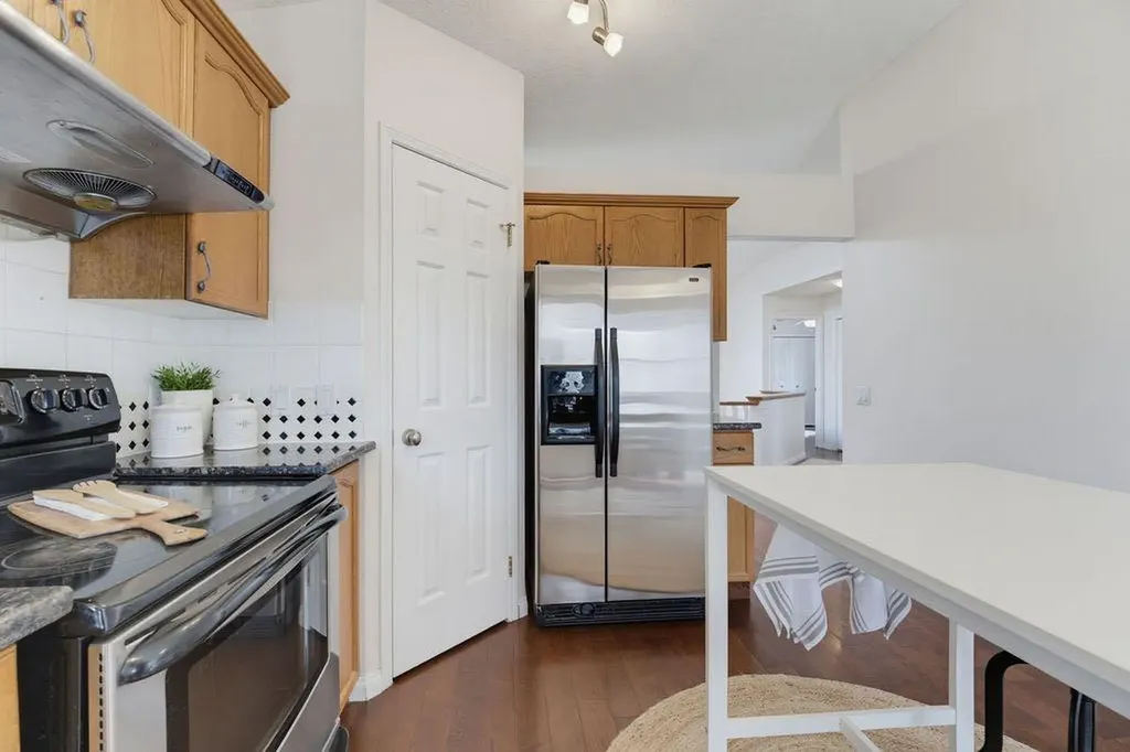 359 Hidden Ranch Place NW Calgary AB T3A 5N7