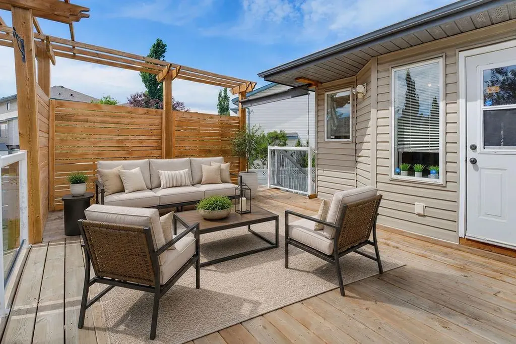 359 Hidden Ranch Place NW Calgary AB T3A 5N7
