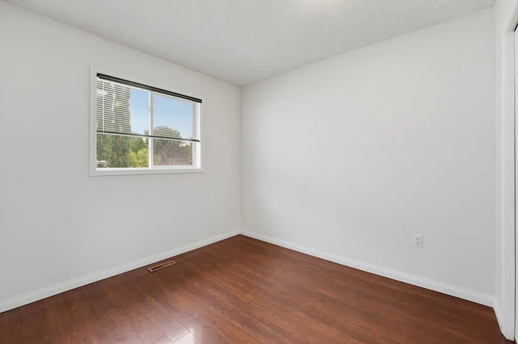359 Hidden Ranch Place NW Calgary AB T3A 5N7