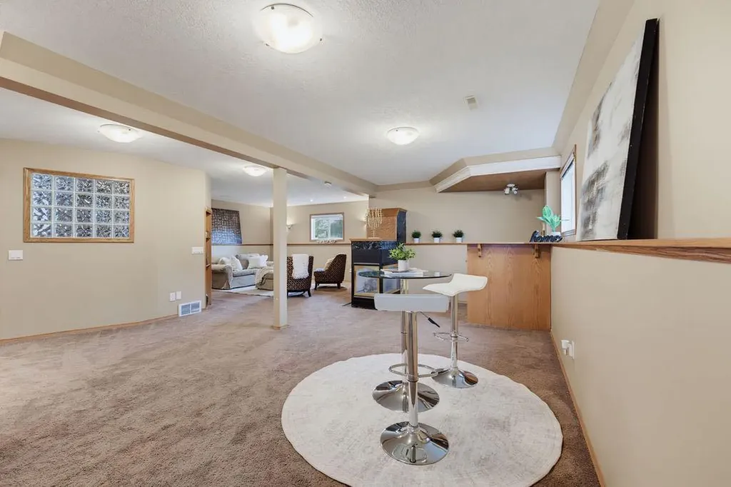 359 Hidden Ranch Place NW Calgary AB T3A 5N7