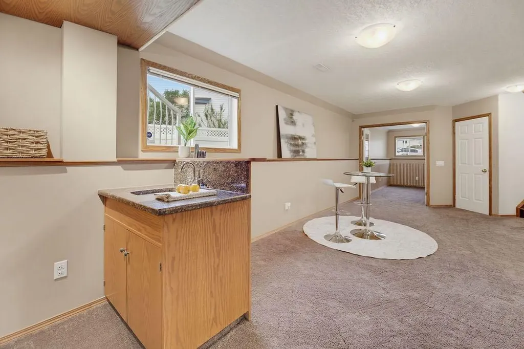 359 Hidden Ranch Place NW Calgary AB T3A 5N7
