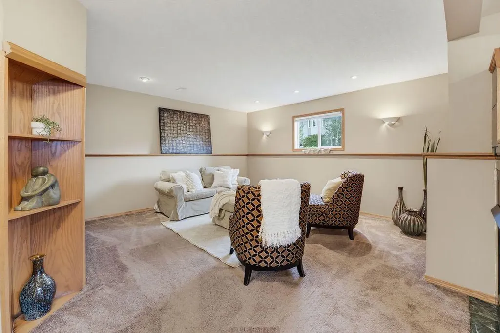 359 Hidden Ranch Place NW Calgary AB T3A 5N7