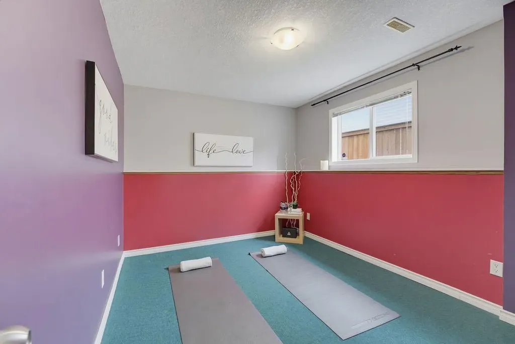 359 Hidden Ranch Place NW Calgary AB T3A 5N7