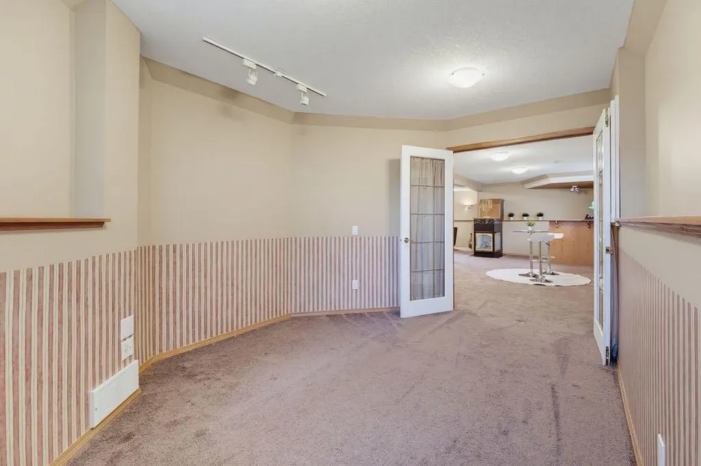 359 Hidden Ranch Place NW Calgary AB T3A 5N7