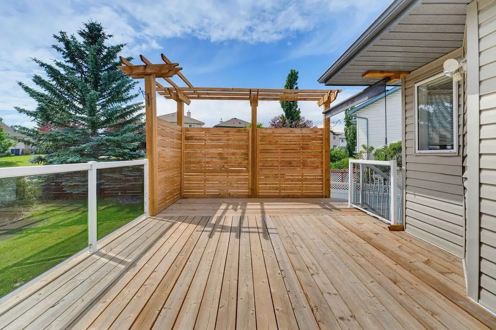 359 Hidden Ranch Place NW Calgary AB T3A 5N7