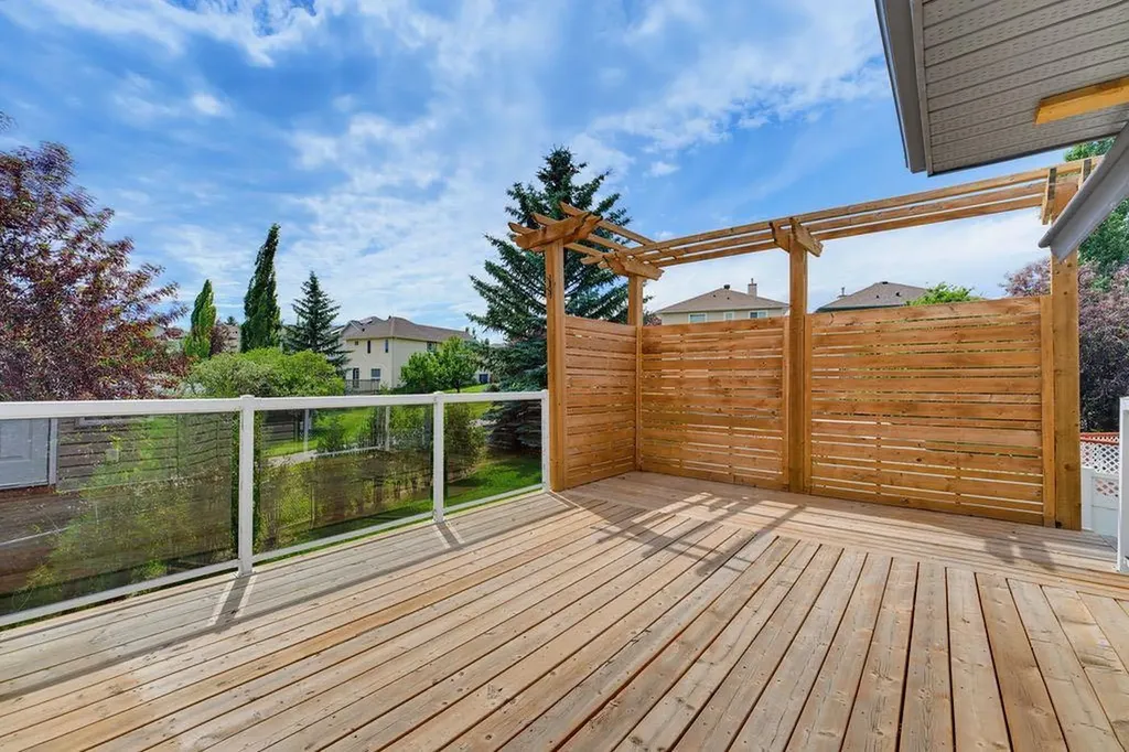 359 Hidden Ranch Place NW Calgary AB T3A 5N7