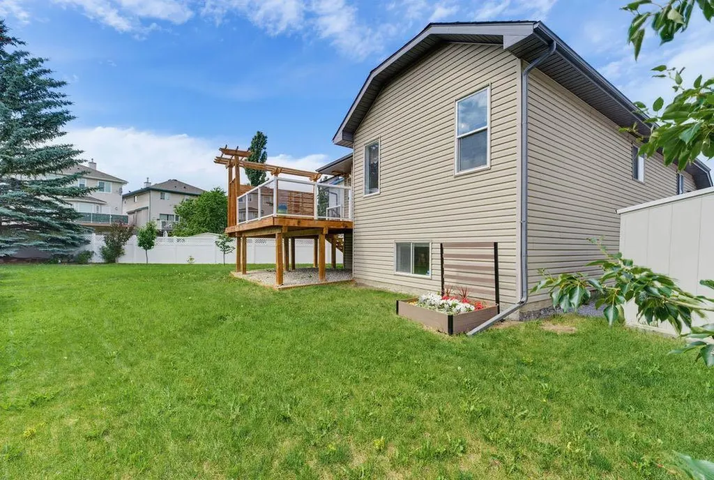 359 Hidden Ranch Place NW Calgary AB T3A 5N7
