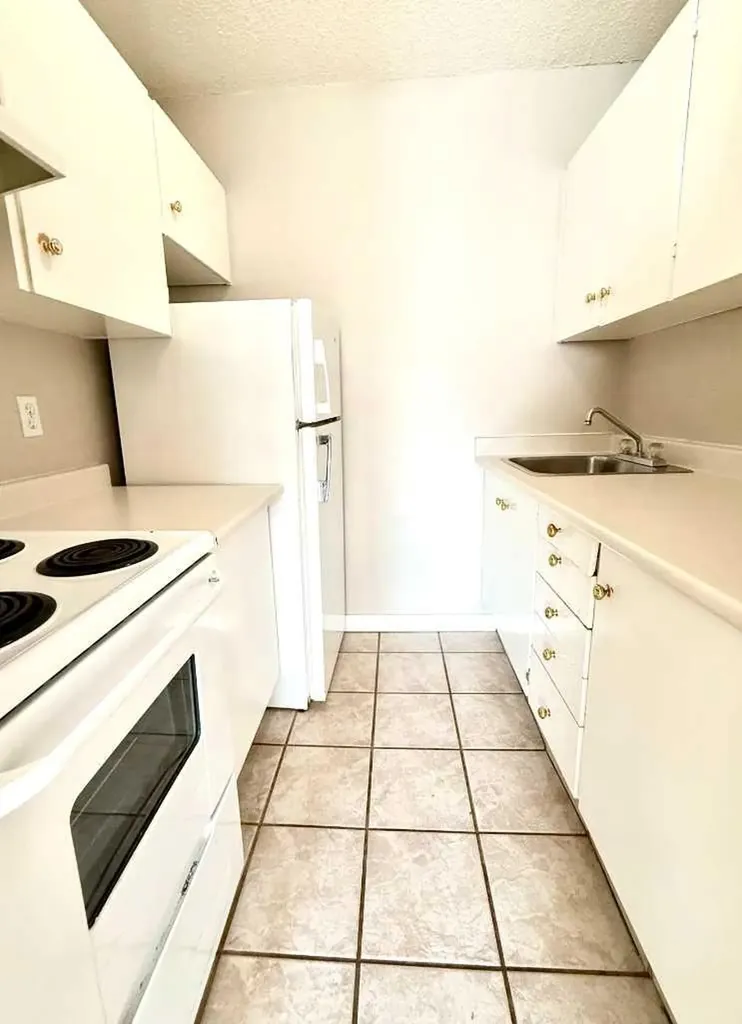 4820 47 Avenue Red Deer AB T4N 6B9