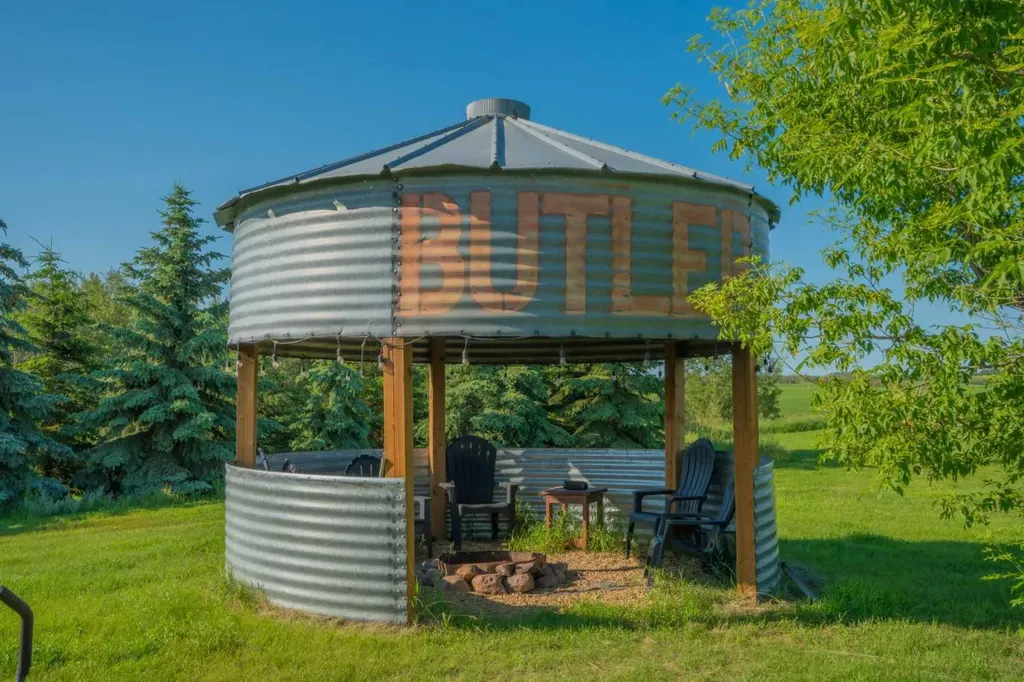 45513 Highway 870 Rural Flagstaff County AB T0B 2V0