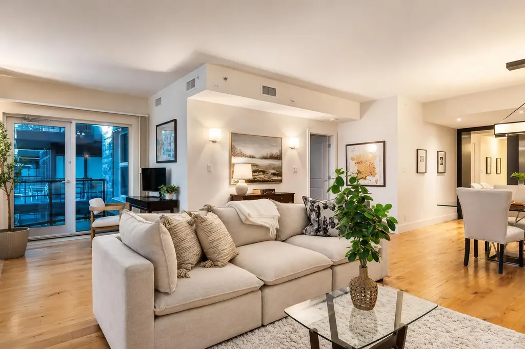 110 7 Street SW Calgary AB T2P 5M9