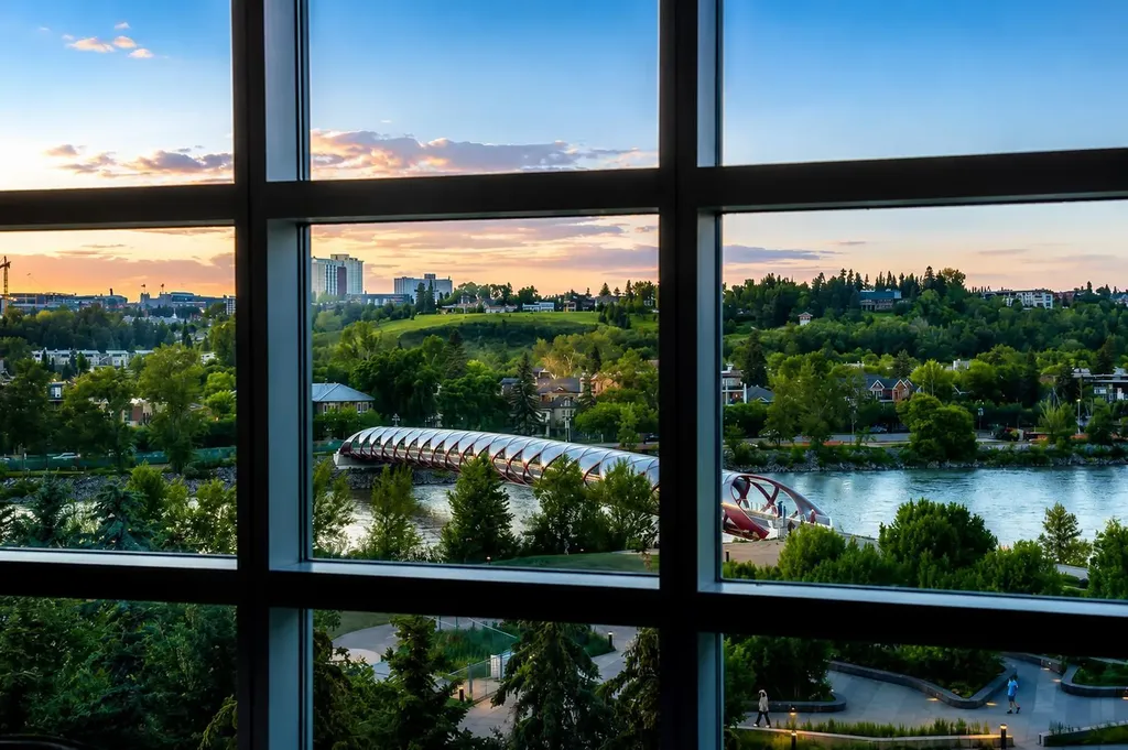110 7 Street SW Calgary AB T2P 5M9
