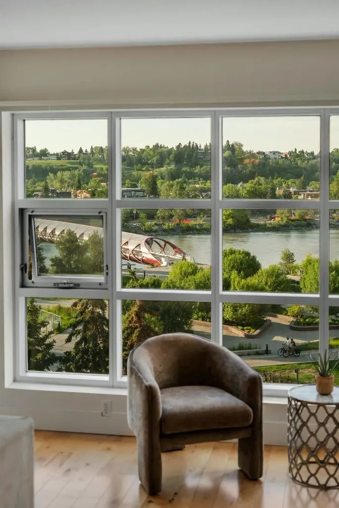 110 7 Street SW Calgary AB T2P 5M9
