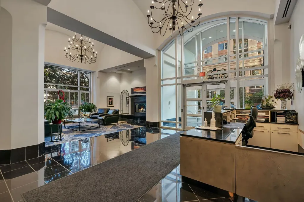 110 7 Street SW Calgary AB T2P 5M9