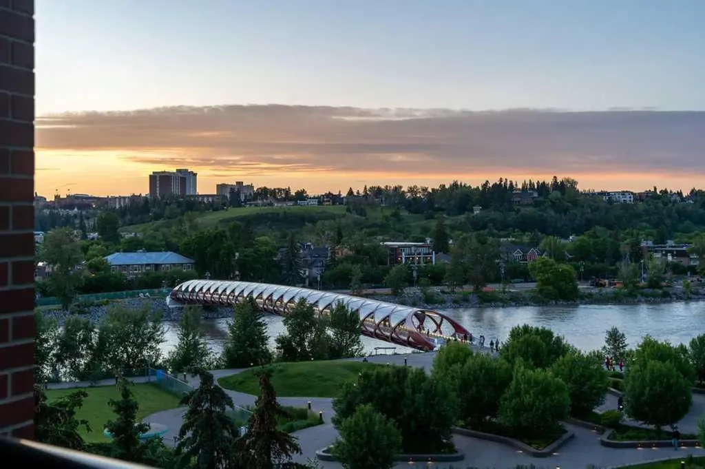 110 7 Street SW Calgary AB T2P 5M9