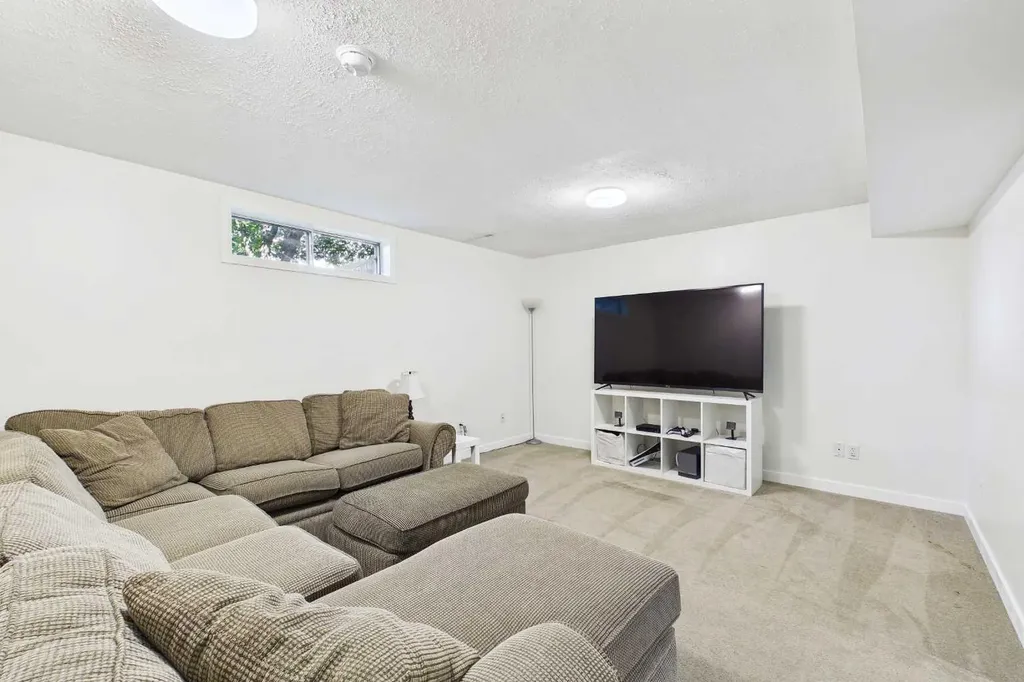 70 Coventry Crescent NE Calgary AB T3K 4Y9