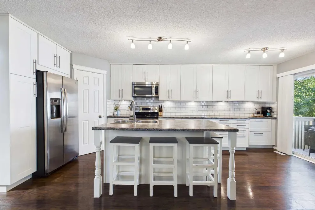 70 Coventry Crescent NE Calgary AB T3K 4Y9