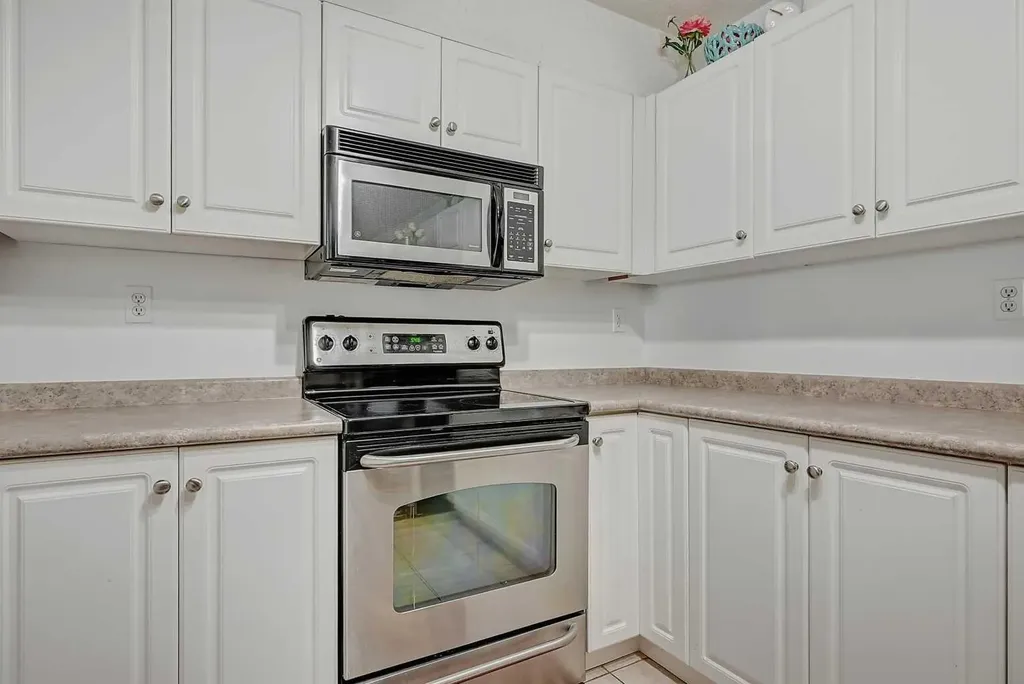 11220 104 Avenue Grande Prairie AB T8V 0P3