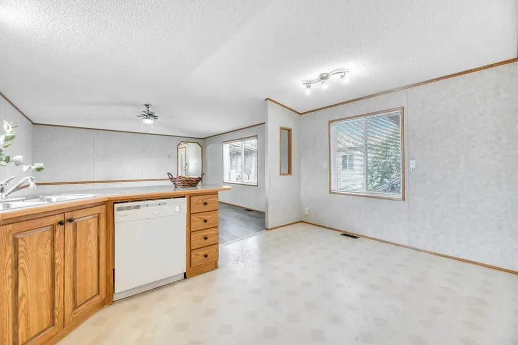 38 Doubletree Way Strathmore AB T1P 1M8