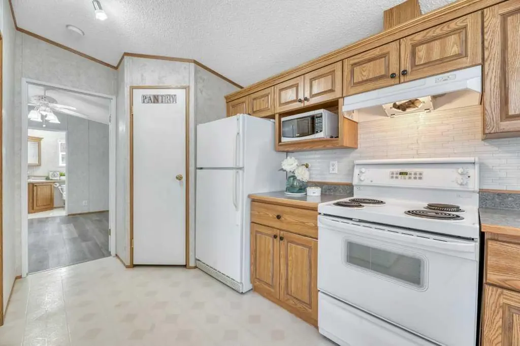 38 Doubletree Way Strathmore AB T1P 1M8