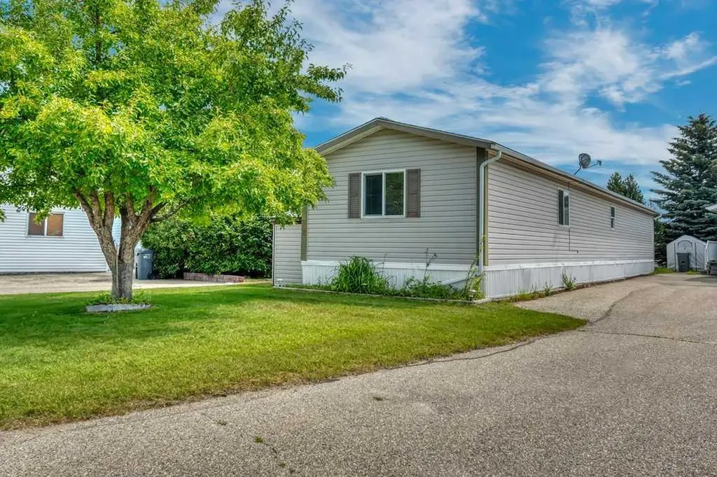 38 Doubletree Way Strathmore AB T1P 1M8