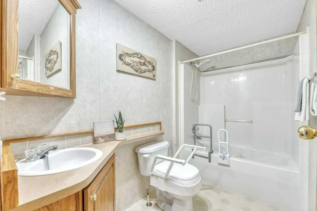 38 Doubletree Way Strathmore AB T1P 1M8