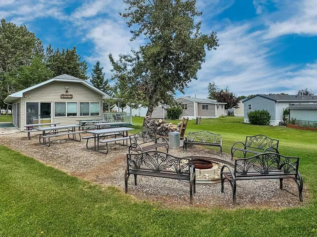 38 Doubletree Way Strathmore AB T1P 1M8