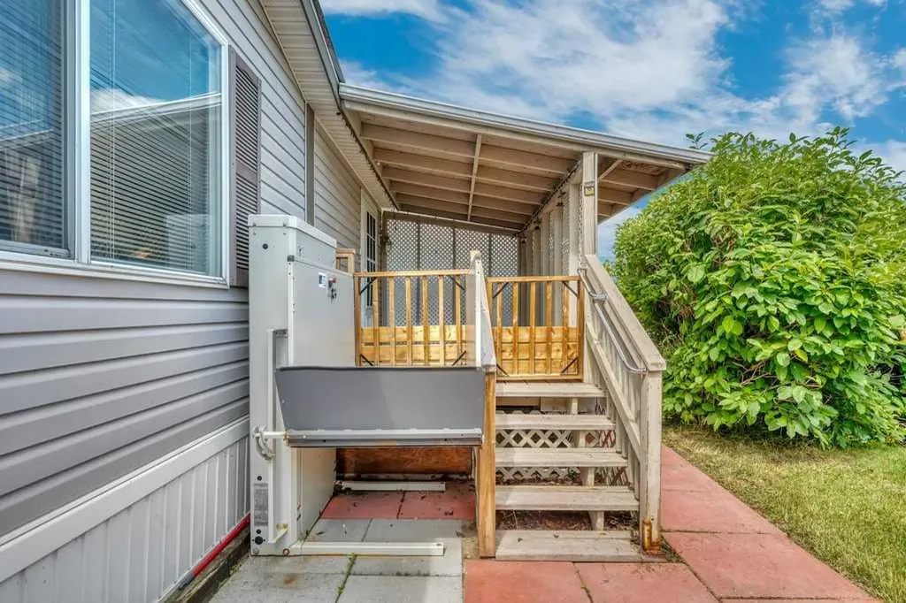 38 Doubletree Way Strathmore AB T1P 1M8