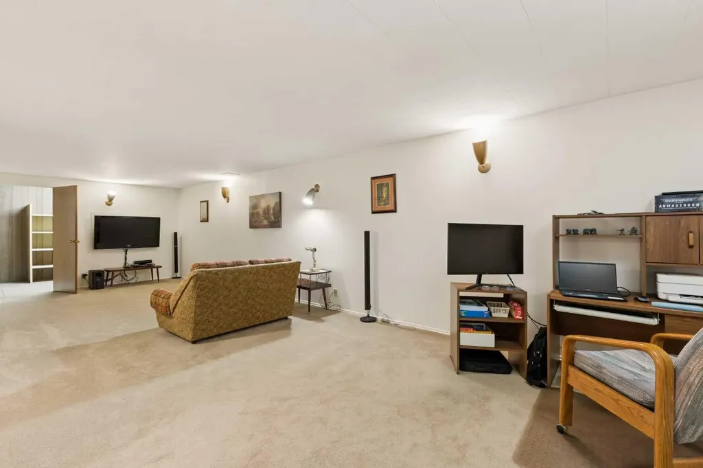 604 Foritana Road SE Calgary AB T2A2B8