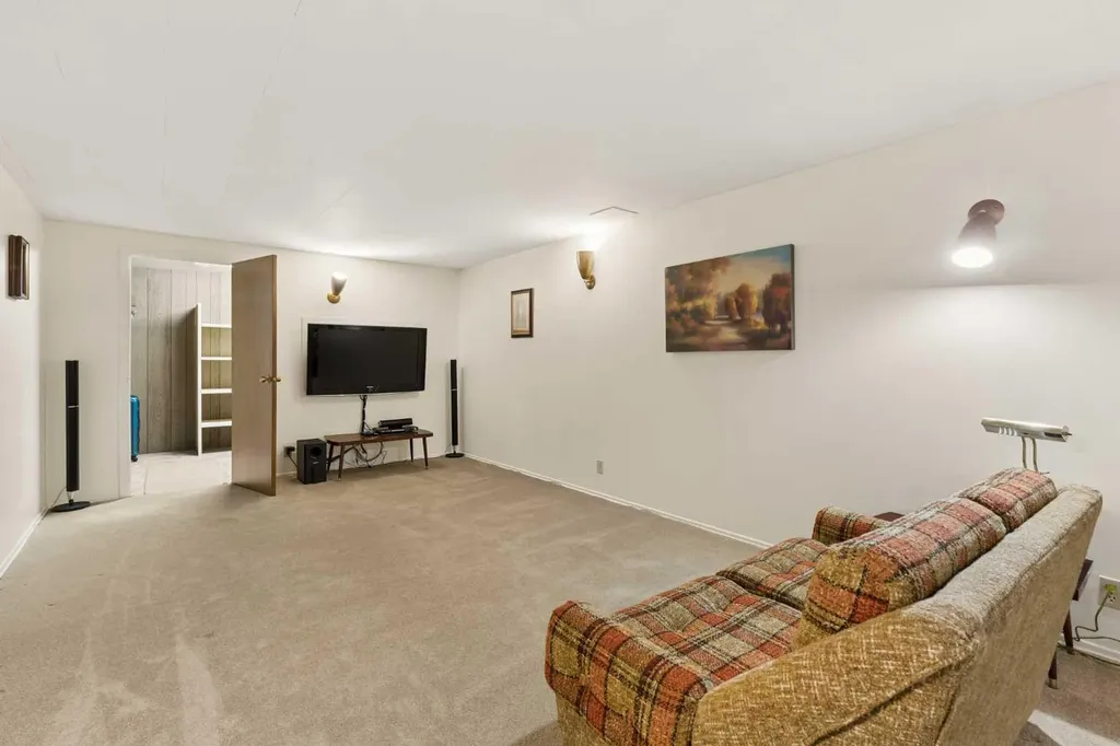 604 Foritana Road SE Calgary AB T2A2B8
