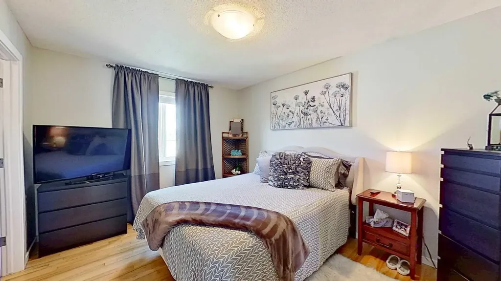 7 Bridlecrest Boulevard SW Calgary AB T2Y 4X9