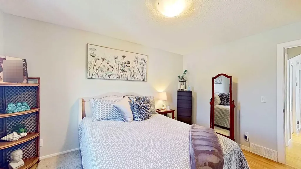7 Bridlecrest Boulevard SW Calgary AB T2Y 4X9
