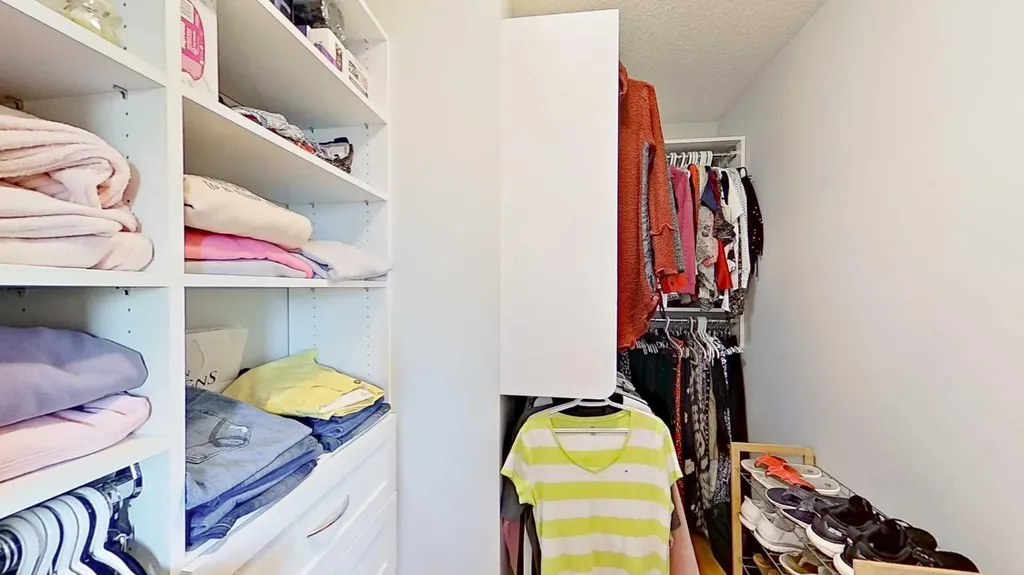7 Bridlecrest Boulevard SW Calgary AB T2Y 4X9