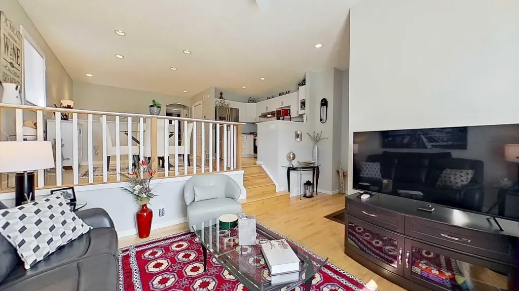 7 Bridlecrest Boulevard SW Calgary AB T2Y 4X9