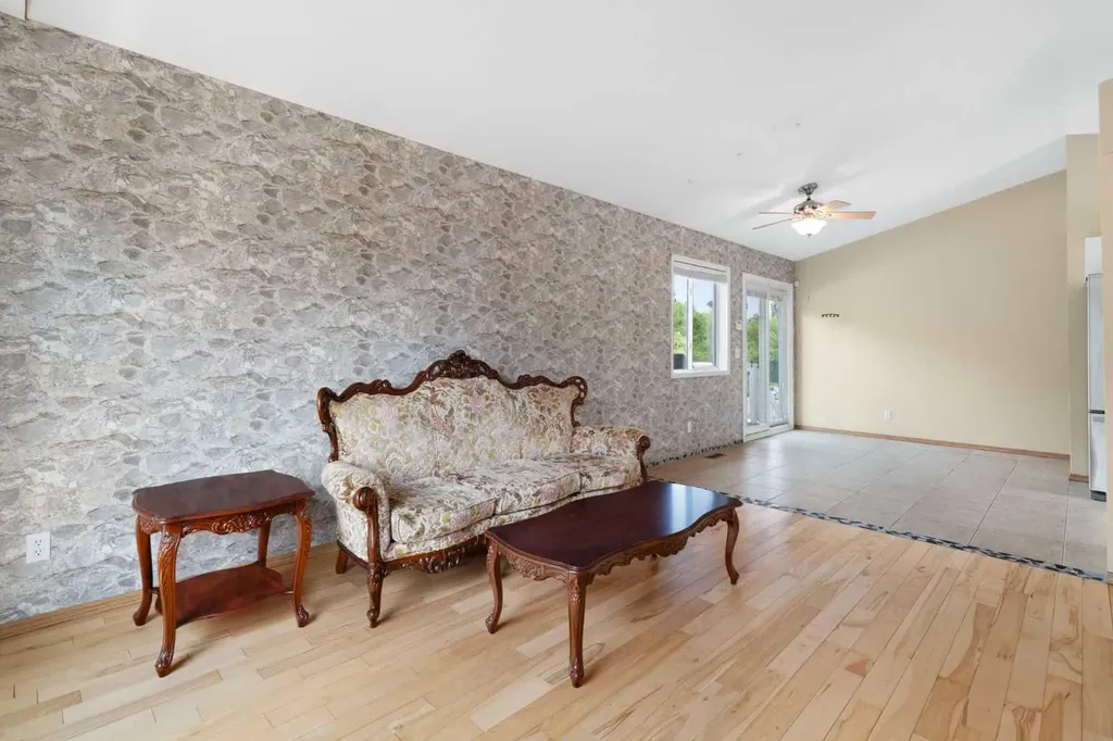 38 Hidden Spring Circle NW Calgary AB T3A 5H3