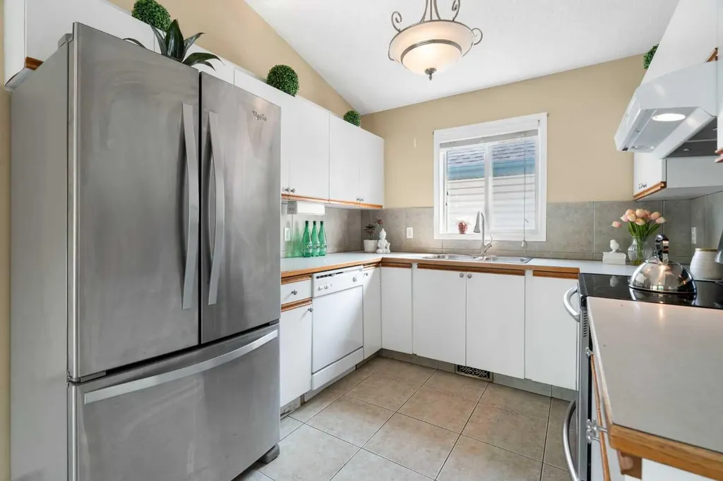 38 Hidden Spring Circle NW Calgary AB T3A 5H3
