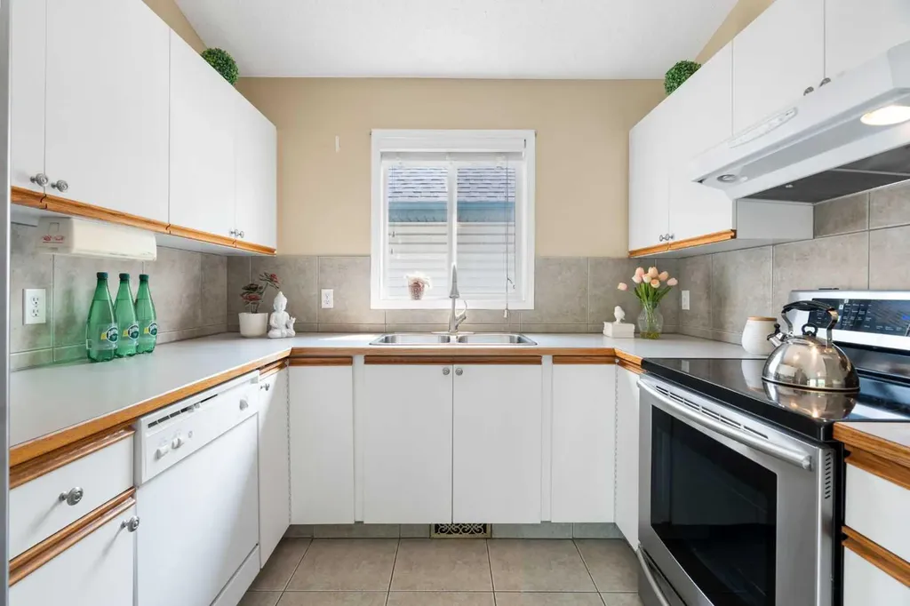38 Hidden Spring Circle NW Calgary AB T3A 5H3