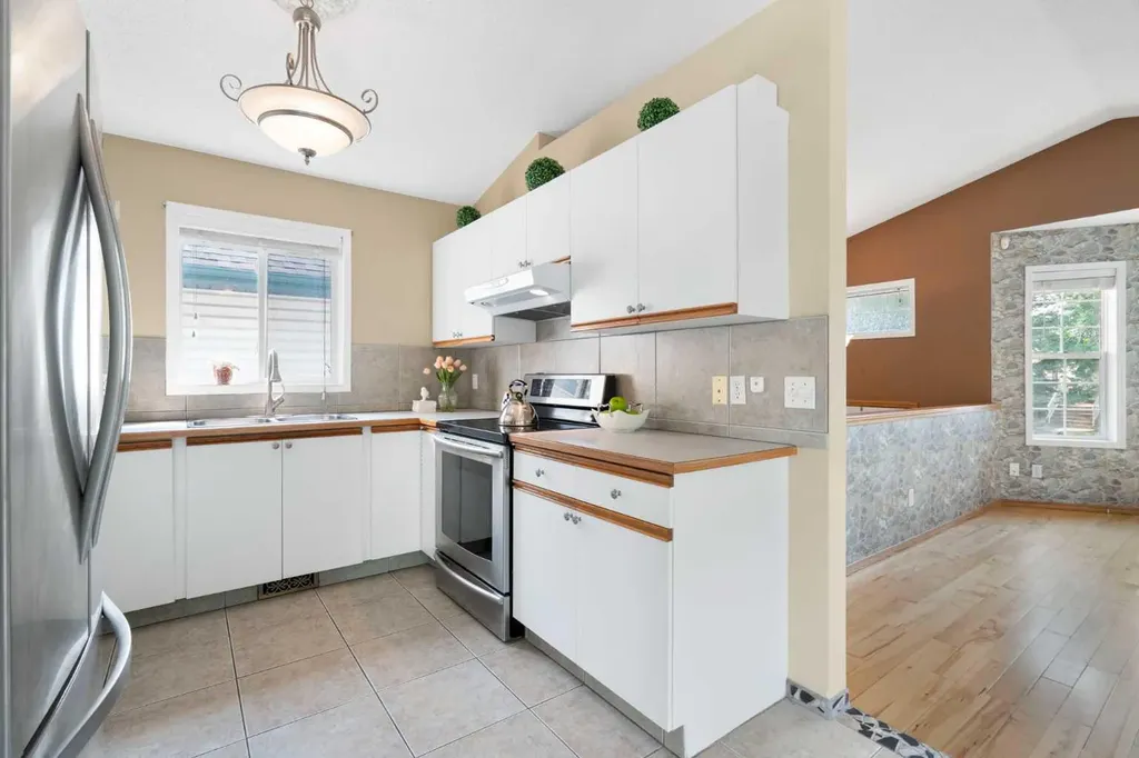 38 Hidden Spring Circle NW Calgary AB T3A 5H3