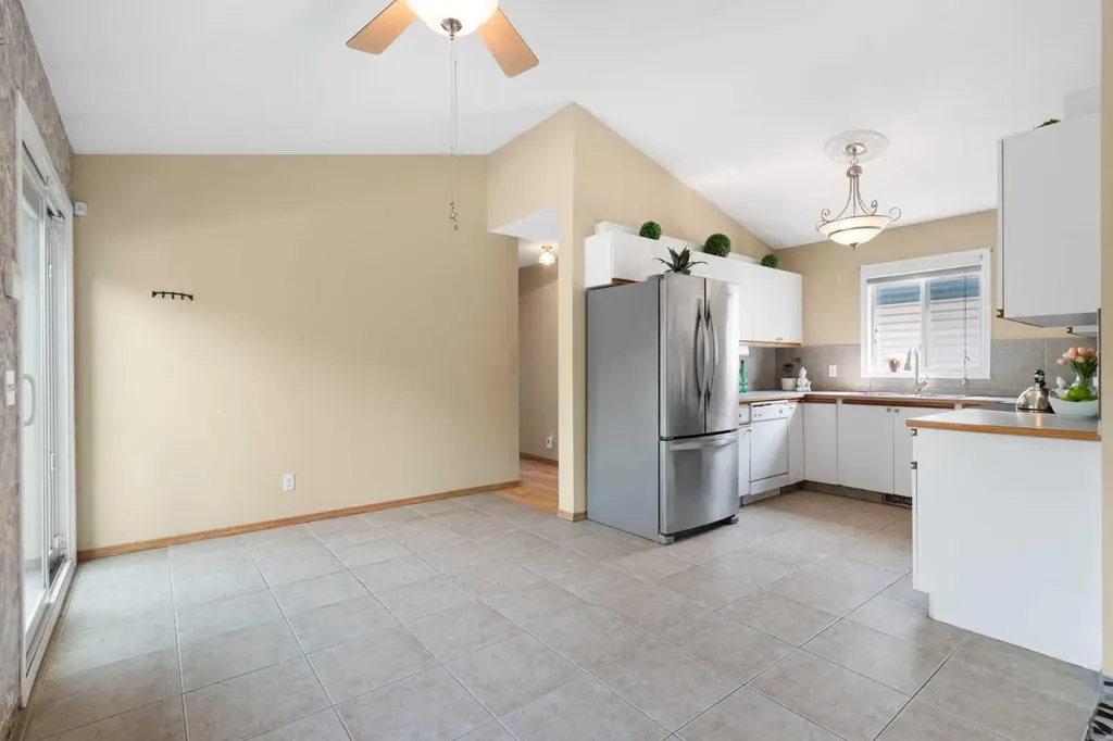 38 Hidden Spring Circle NW Calgary AB T3A 5H3