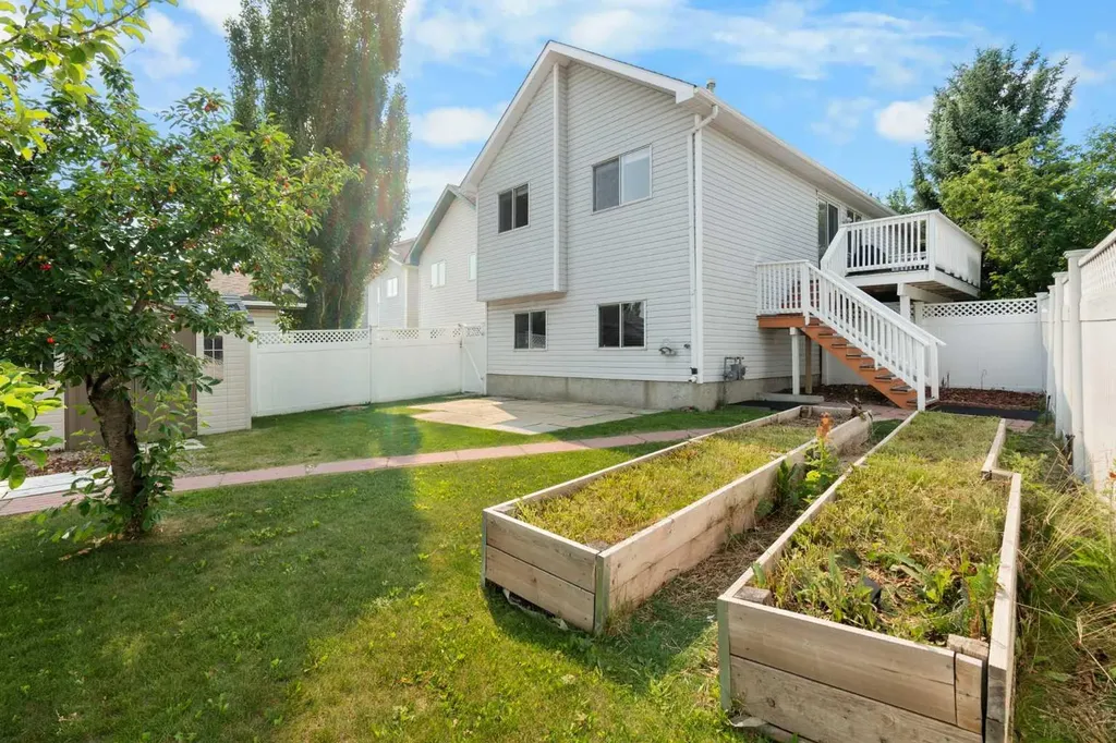 38 Hidden Spring Circle NW Calgary AB T3A 5H3