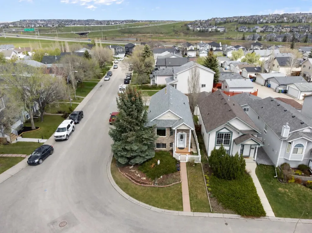 38 Hidden Spring Circle NW Calgary AB T3A 5H3