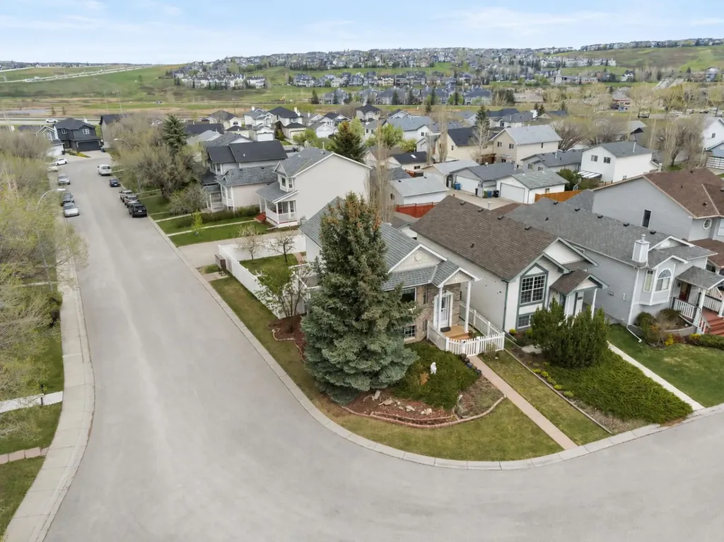 38 Hidden Spring Circle NW Calgary AB T3A 5H3