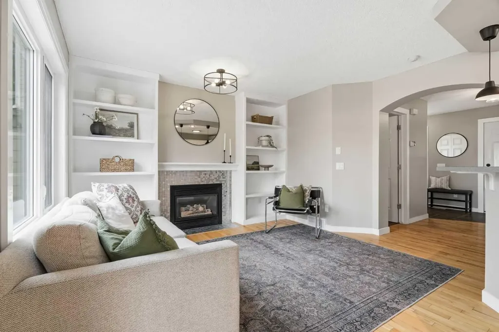 321 Douglas Ridge Circle SE Calgary AB T2Z 3H5