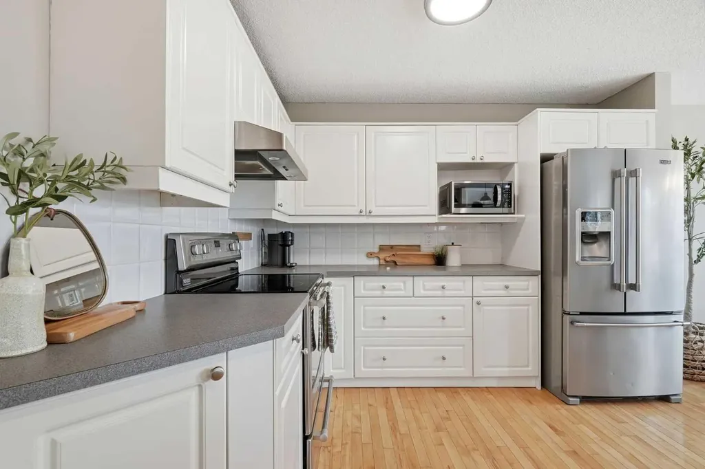 321 Douglas Ridge Circle SE Calgary AB T2Z 3H5