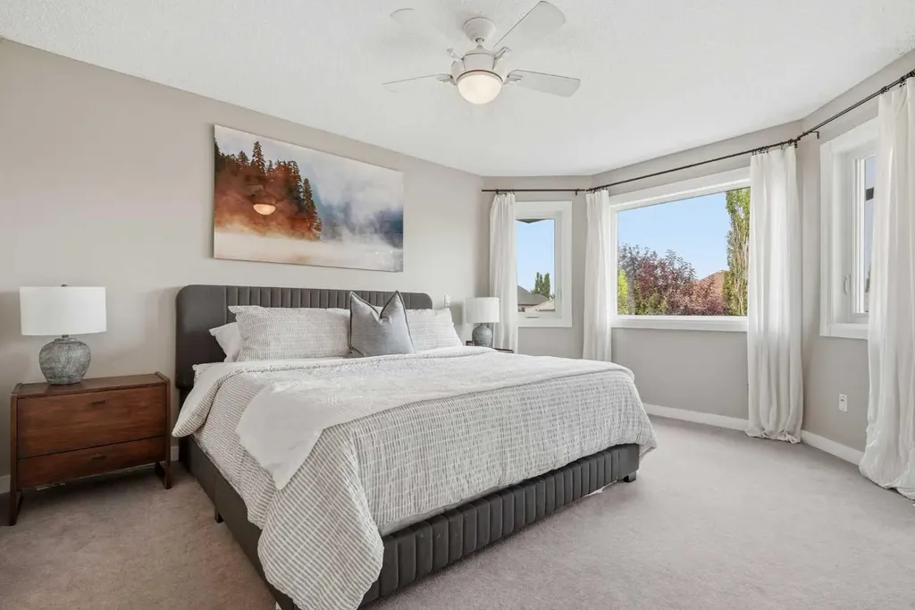 321 Douglas Ridge Circle SE Calgary AB T2Z 3H5